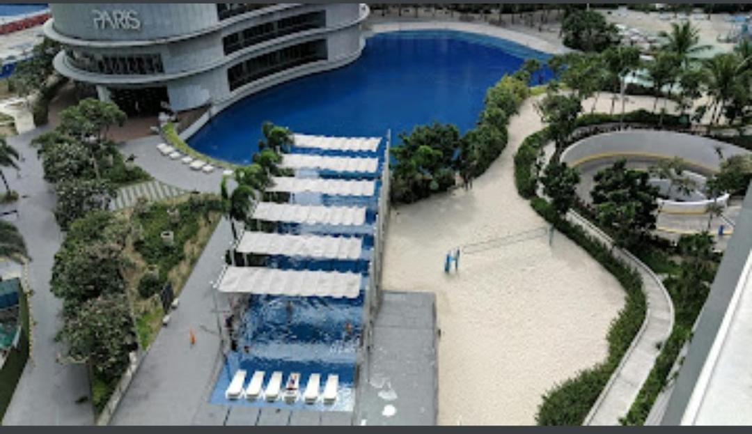 Azure Urban Resort Residences Manila Exterior photo