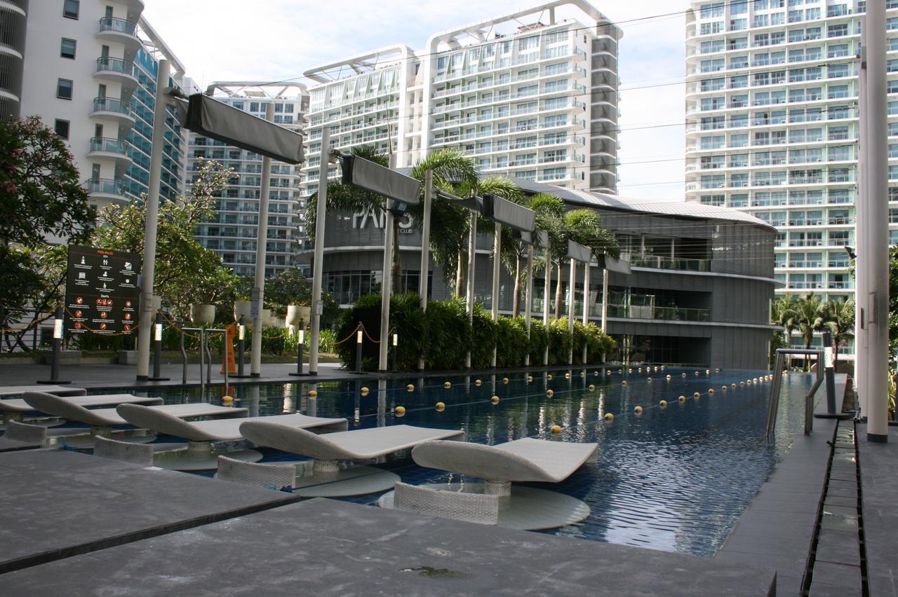 Azure Urban Resort Residences Manila Exterior photo