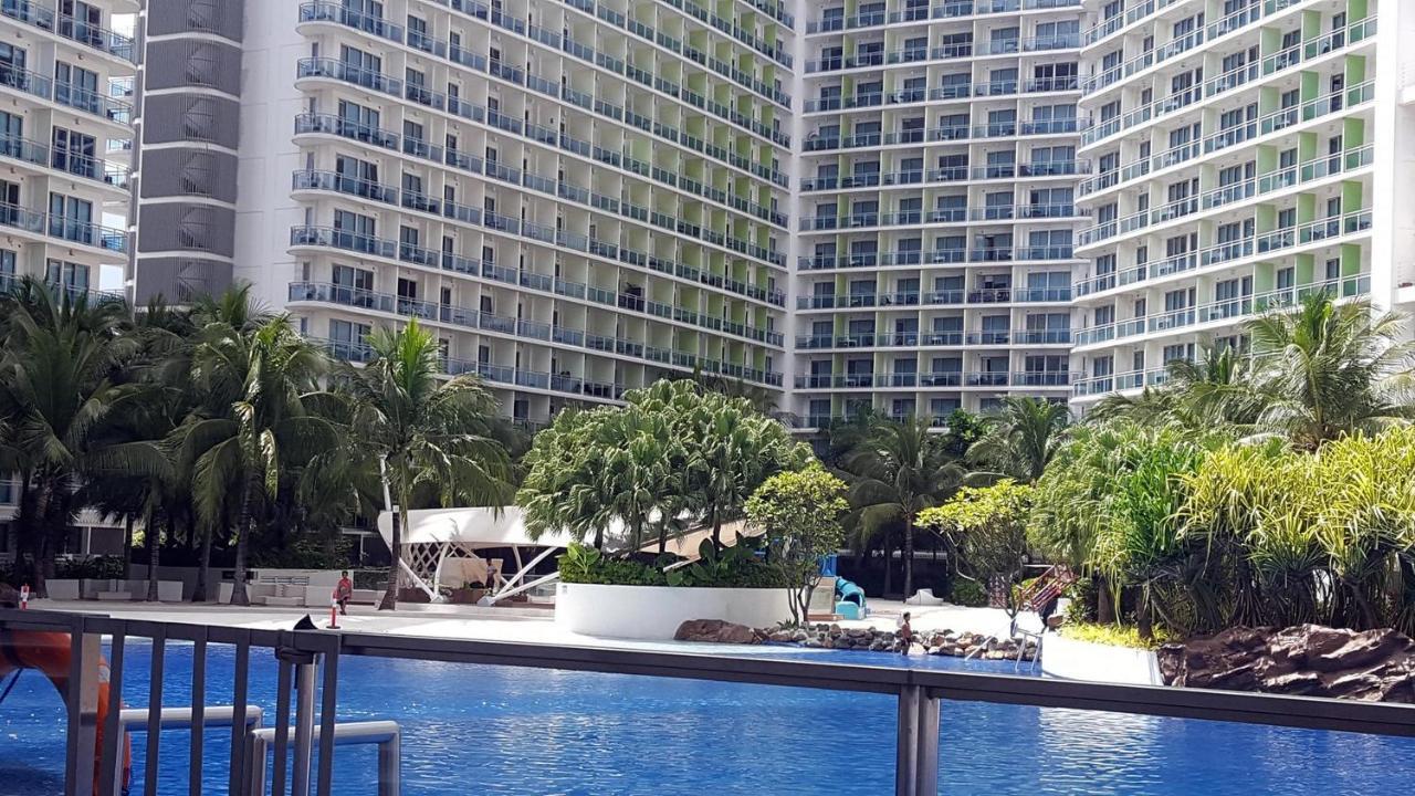 Azure Urban Resort Residences Manila Exterior photo